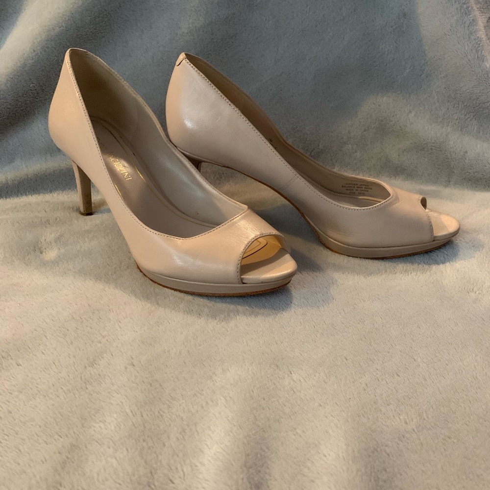 Enzo Angiolini nude heel open toe shoes